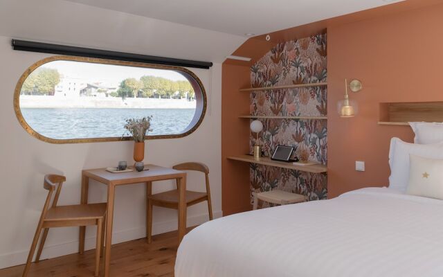 LA PENICHE - Bed And Bicycle - Tournon