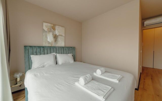 City Center Premium Apartment by Vacationy