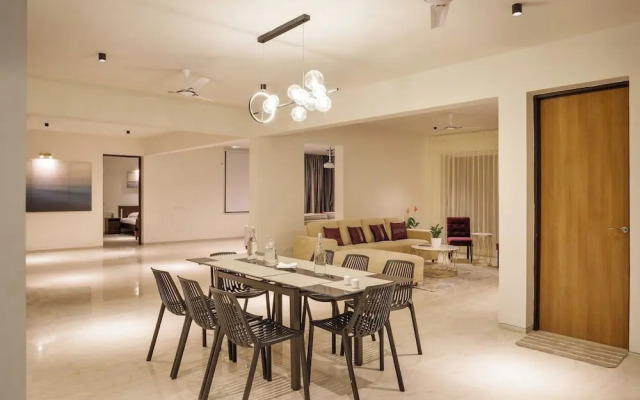 Golf View Home by Stayjadelawnprojector