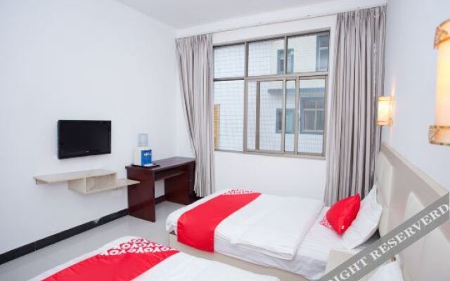 Qujing Litai Hotel