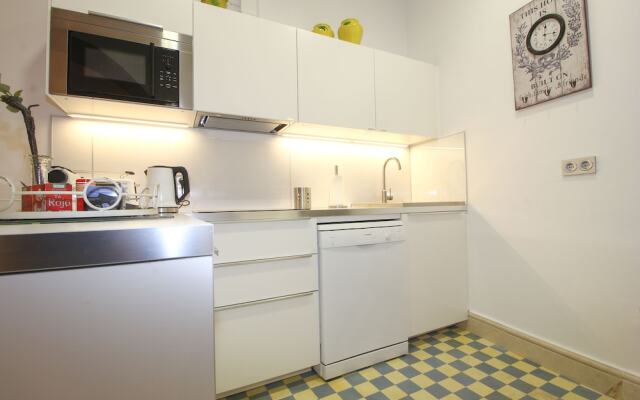 Deluxe apart. Pza de la encarnacion Q5