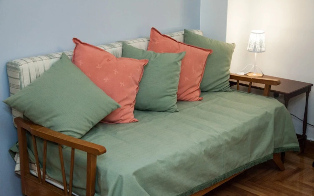 Beautiful Retro Apt in Koukaki