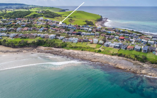 KITESURFER Gerroa 4pm checkout on Sundays