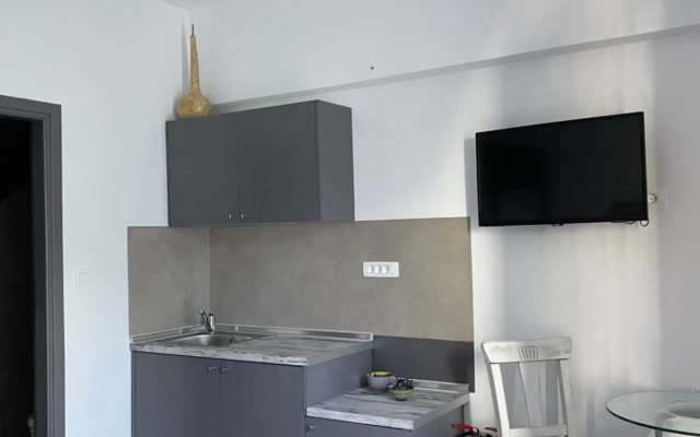 Niriides Hotel & Apartments