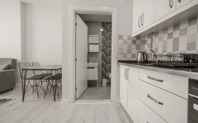 Charming and Central Flat Near Beach in Muratpasa