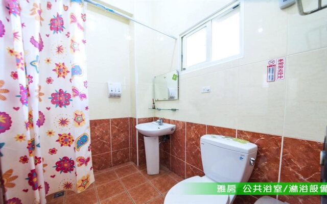 Hualien Train Station Backpackers Hostel