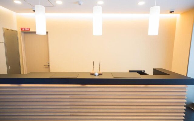 Shinsaibashi Higashi Crystal Hotel