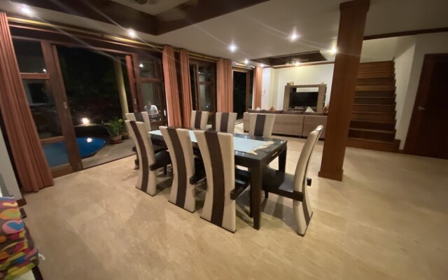 4 Bedroom Villa TG48 on beachfront resort SDV288-By Samui Dream Villas