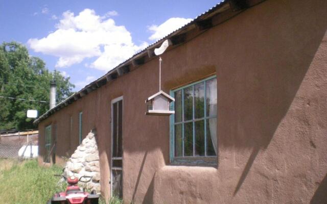 Taos Goji Farm & Eco-Lodge Retreat