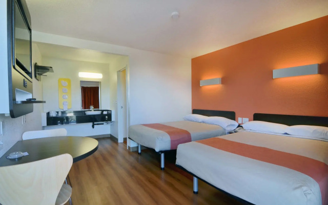 Motel 6 Palm Desert, CA - Palm Springs Area