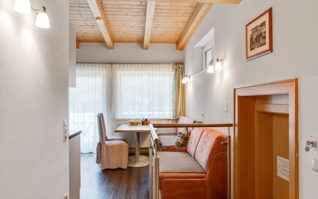 Cozy Holiday Apartment in Zell am See With a Balcony Near the ski Area