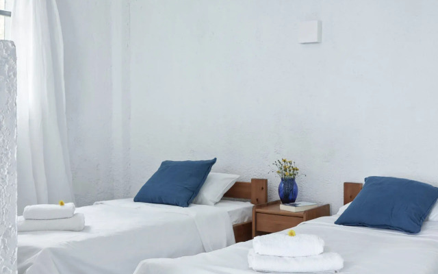 Agnanti Andros Apartments