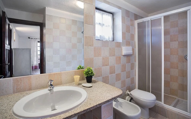 Apt. Costa 2LA with shared Swimming Pool