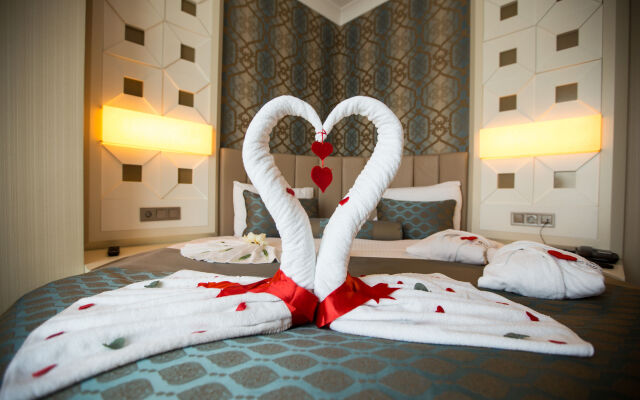 The Grand Mira Hotel