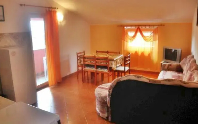 Apartments Avdi 315