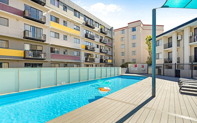 2bdr East Perth Getaway