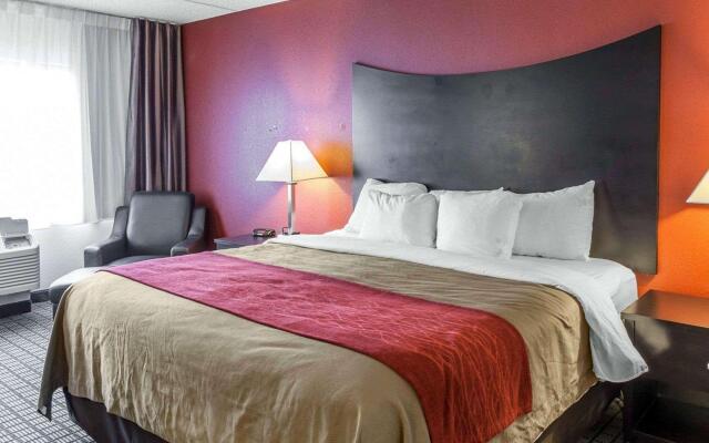 Clarion Hotel & Suites BWI Airport North