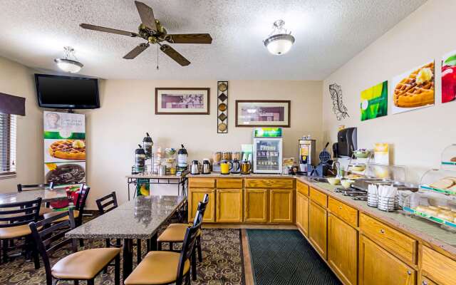 Quality Inn Sheboygan North I-43