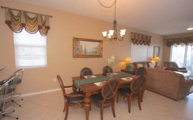 200 Harborview Grande
