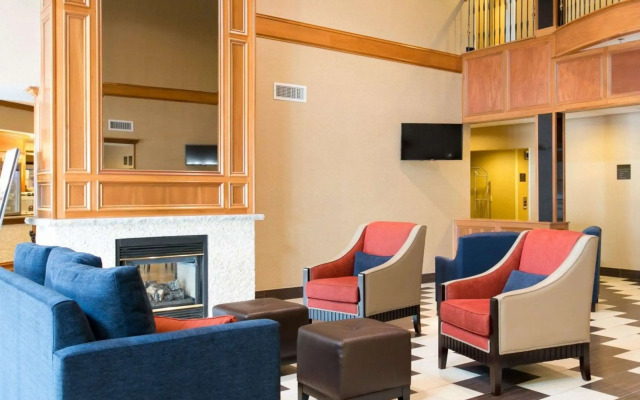 Comfort Suites Benton Harbor - St. Joseph