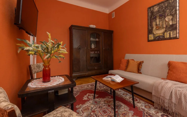 Apartment Rynek Nowego Miasta by Renters