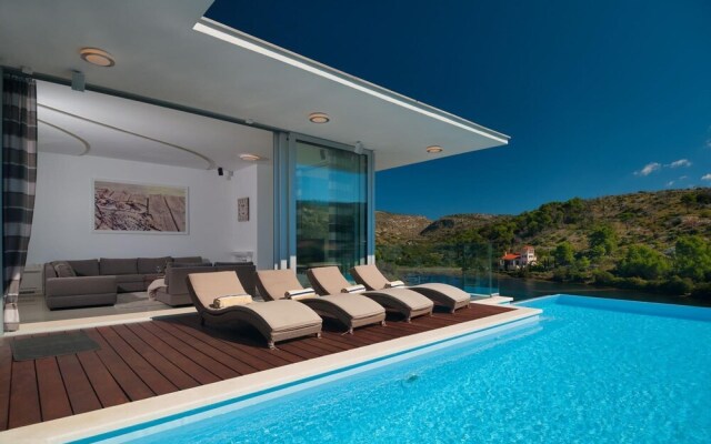 Villa Infinity CFH