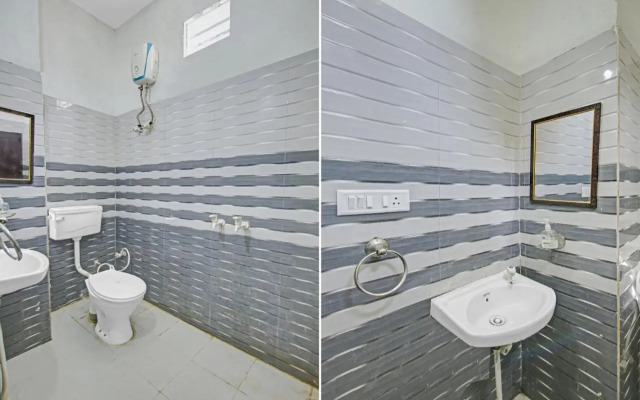 OYO 82775 Radhe Hotel