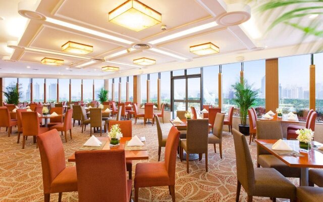 Crowne Plaza Nanjing Hotel & Suites