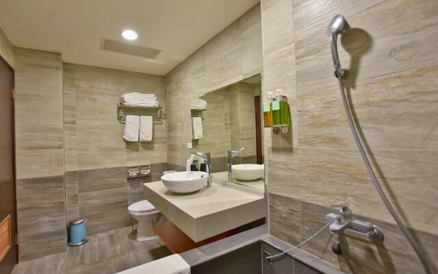 Ruocing Hot Spring Hotel
