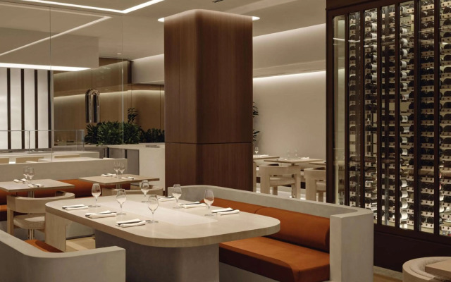 Vogue Hotel Montreal Downtown, Curio Collection by Hilton