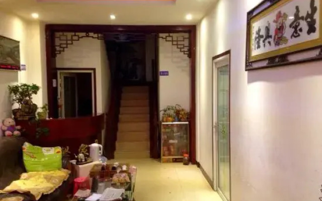 Warm Home Hotel (Nanyang Zhongjing Yinhe Times Square)