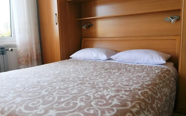 Scenic Retreat Rooms and Family Apartment