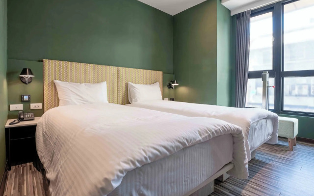 CHECK inn Taichung Ziyou