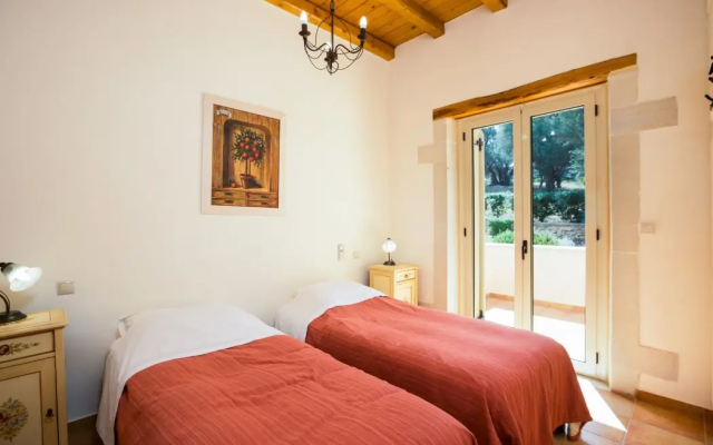 Villa Maroulas