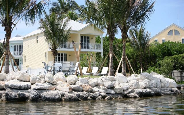 Islander Bayside Villas and Boatslips