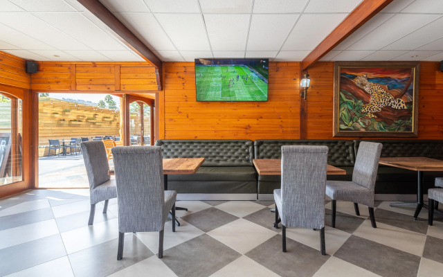 Knysna Log-Inn Hotel