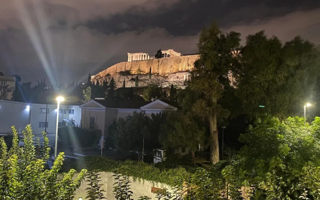 Check Point - Acropolis View B