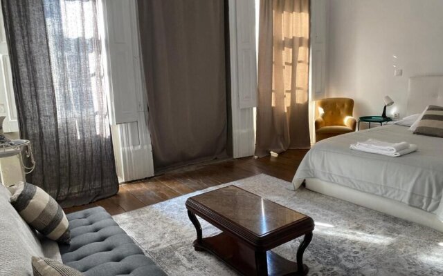 Yellow House Deluxe Double Room With Extra Bed In Porto