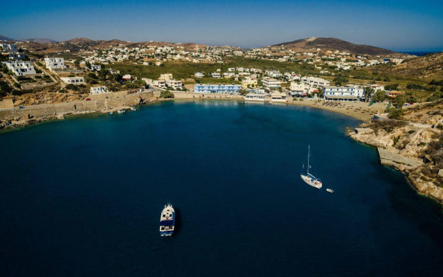 Vari Beach Hotel
