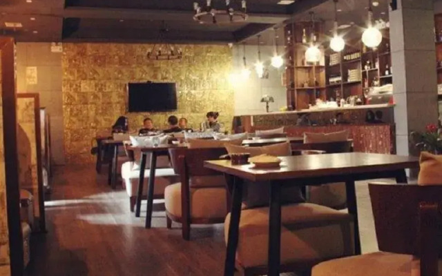 James Joyce Coffetel Jishou Renmin North Road Branch