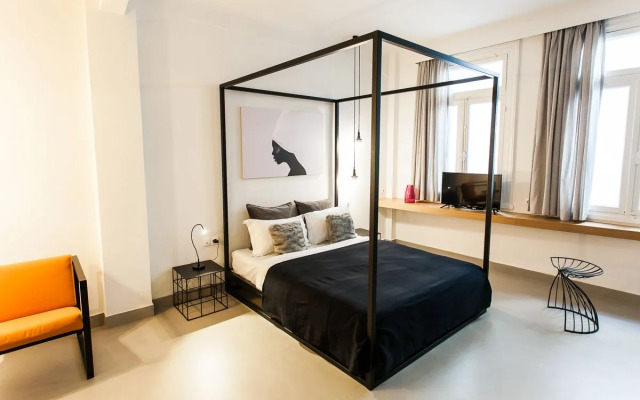 Enattica Monastiraki Living