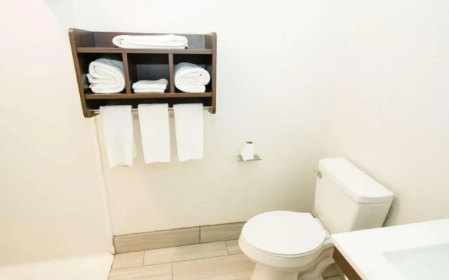 Mainstay Suites Knoxville Airport