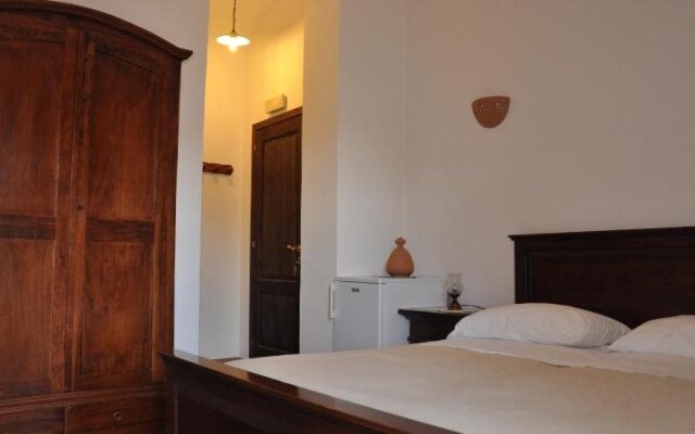 Al Piccolo Borgo Locanda Con Alloggio