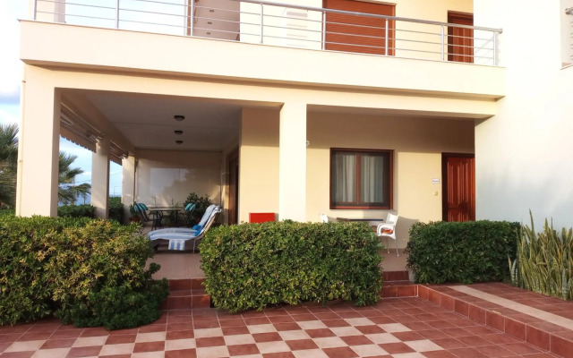 Tholos Bay Suites