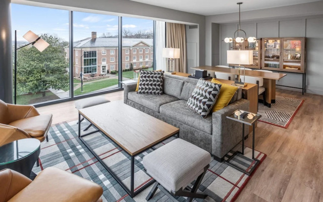 The Highlander at Radford, Tapestry Collection by Hilton