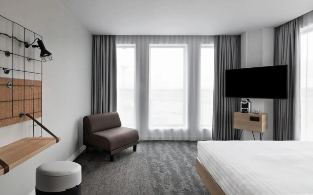 Moxy Lyon Airport