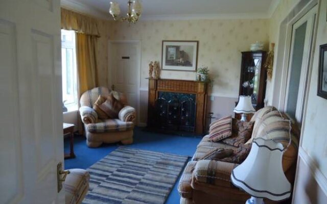Heather Lodge Country House