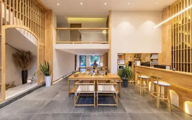 Qianhuan·evelyn·Wangshan Light Luxury Pool Homestay (Libo Xiaoqikong East Gate)