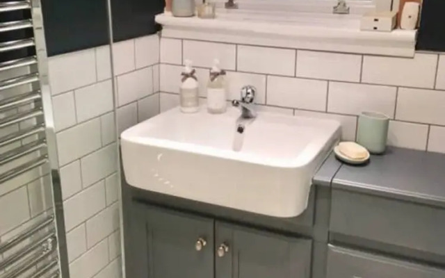Modern 2 Bedroom City Centre Flat