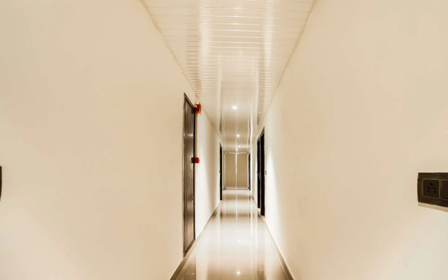 Collection O  80122 Pitampura Residency